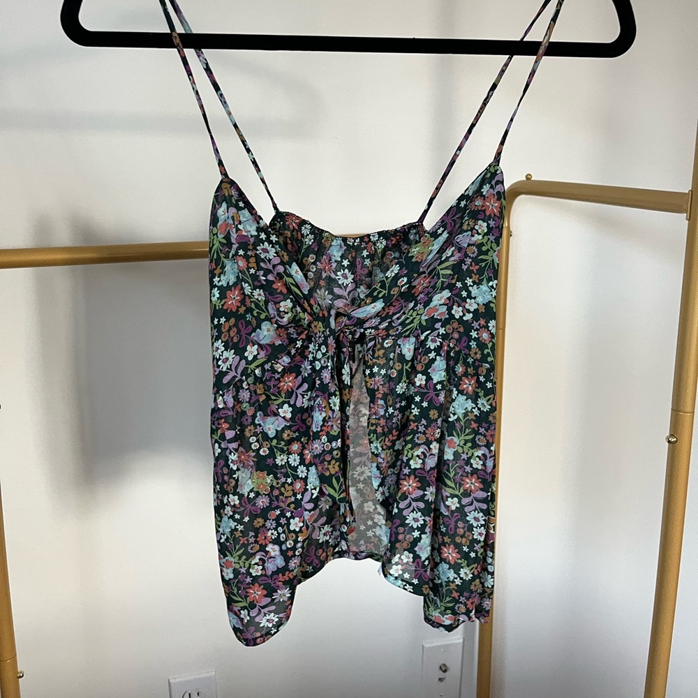 Like new- American Eagle Studio tie front floral tank top